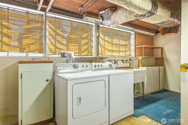 3242 36th Avenue W, Seattle, WA 98199
