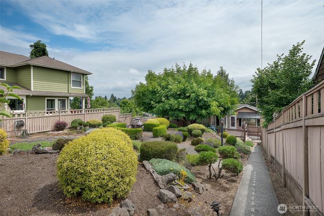 3242 36th Avenue W, Seattle, WA 98199