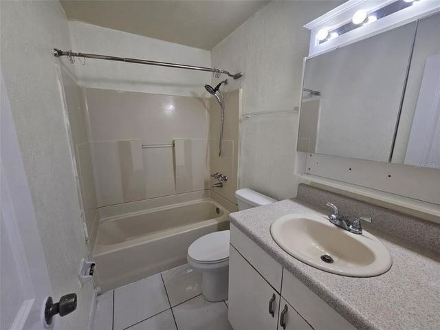 2004 48TH AVENUE W A, Bradenton, FL 34207