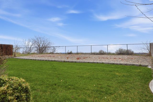 8536 W Canyon Ave, Kennewick, WA 99336
