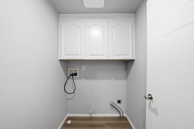 8536 W Canyon Ave, Kennewick, WA 99336