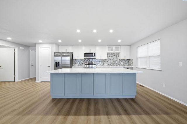 8536 W Canyon Ave, Kennewick, WA 99336