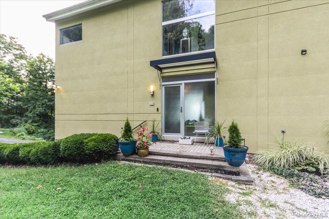 19 Melzingah Reservoir Road, Beacon, NY 12508