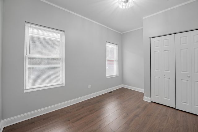 7715 S Oglesby Avenue, Chicago, IL 60649