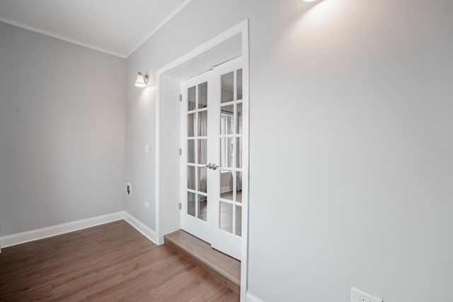 7715 S Oglesby Avenue, Chicago, IL 60649