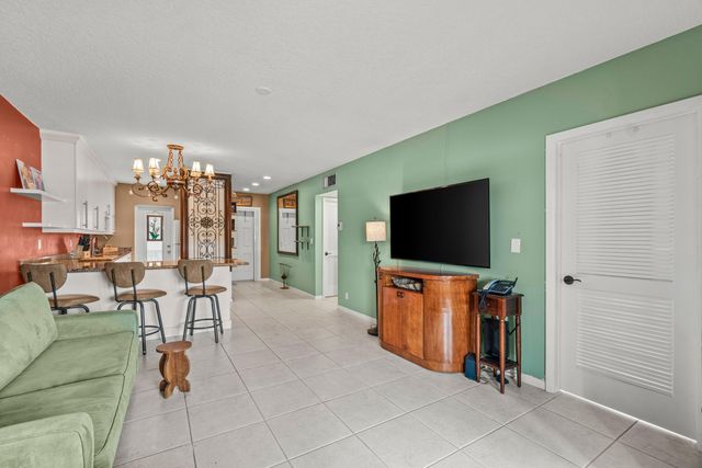 1118 Lake Terrace 217 H, Boynton Beach, FL 33426