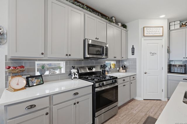 1214 NASHUA SQ, San Antonio, TX 78245