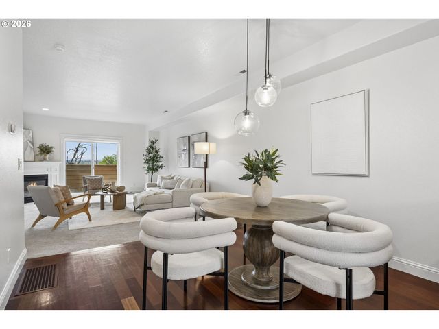 4830 Sw VIEW POINT Ter, Portland, OR 97239