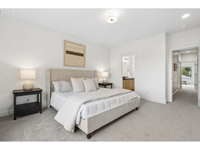 4830 Sw VIEW POINT Ter, Portland, OR 97239