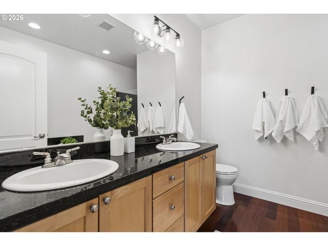 4830 Sw VIEW POINT Ter, Portland, OR 97239