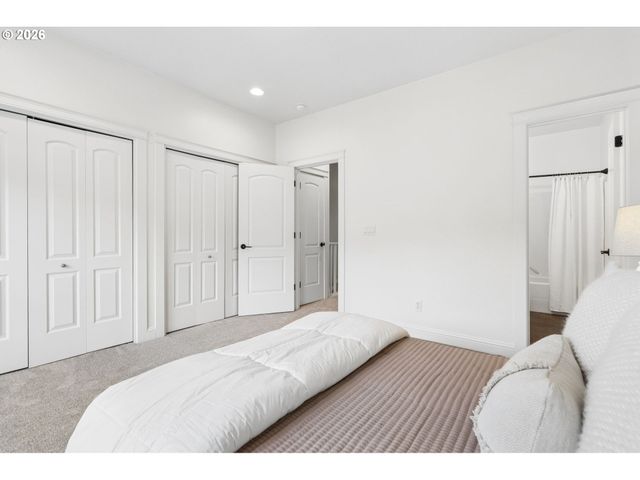 4830 Sw VIEW POINT Ter, Portland, OR 97239