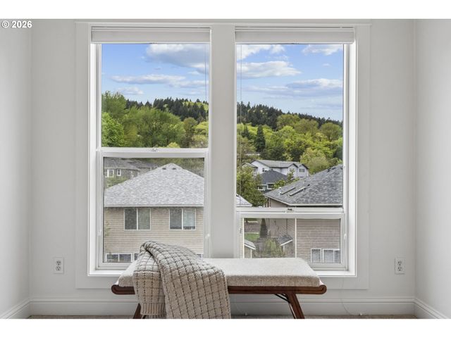 4830 Sw VIEW POINT Ter, Portland, OR 97239