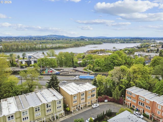 4830 Sw VIEW POINT Ter, Portland, OR 97239
