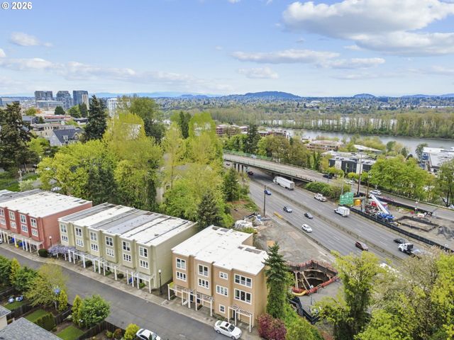 4830 Sw VIEW POINT Ter, Portland, OR 97239