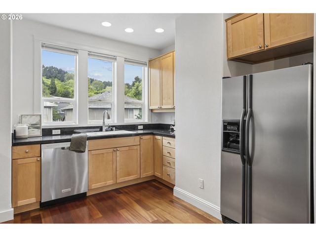 4830 Sw VIEW POINT Ter, Portland, OR 97239