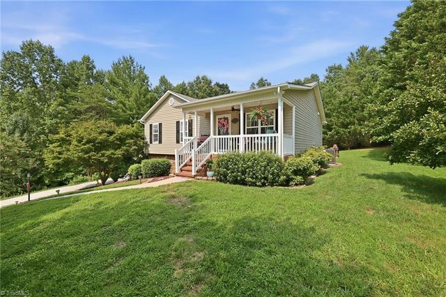 270 Bridgewater Road, Mount Airy, NC 27030