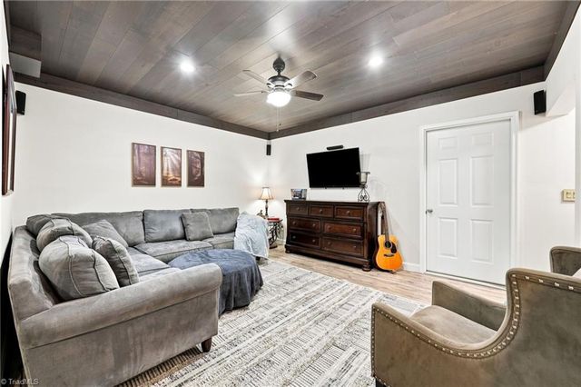 270 Bridgewater Road, Mount Airy, NC 27030