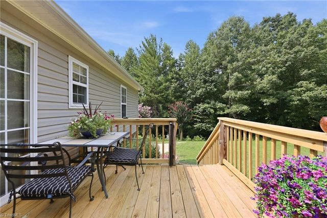 270 Bridgewater Road, Mount Airy, NC 27030