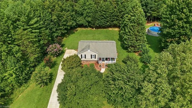270 Bridgewater Road, Mount Airy, NC 27030