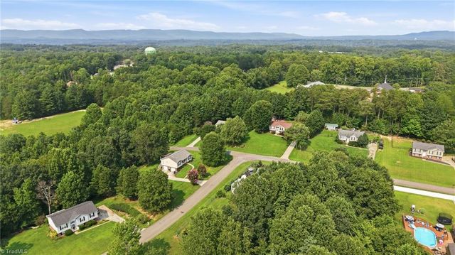 270 Bridgewater Road, Mount Airy, NC 27030