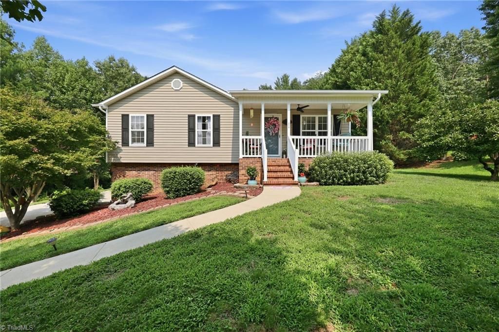 270 Bridgewater Road, Mount Airy, NC 27030
