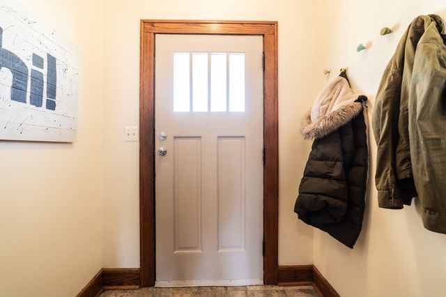 489 Division Street, Elgin, IL 60120