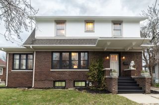 489 Division Street, Elgin, IL 60120