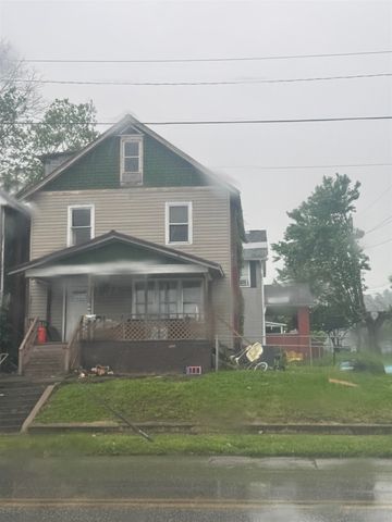 429 7th Avenue W, Huntington, WV 25701