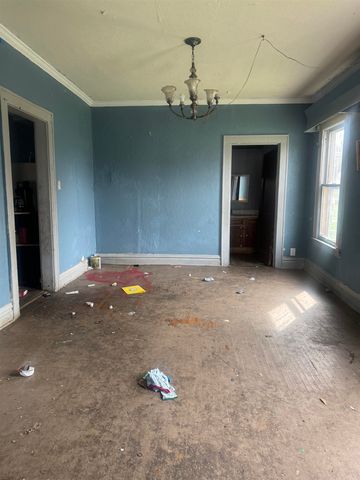 429 7th Avenue W, Huntington, WV 25701