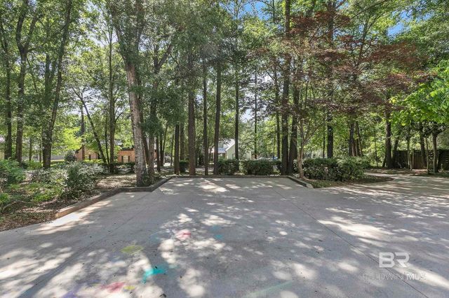 1106 Old County Road, Daphne, AL 36526