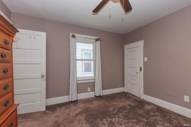 221 W Memorial Drive, Muncie, IN 47302