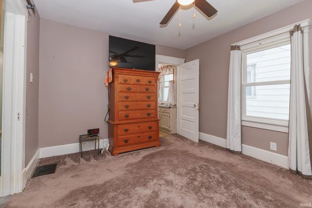 221 W Memorial Drive, Muncie, IN 47302