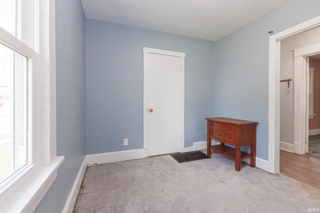 221 W Memorial Drive, Muncie, IN 47302