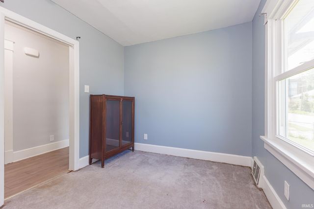 221 W Memorial Drive, Muncie, IN 47302