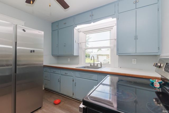 221 W Memorial Drive, Muncie, IN 47302