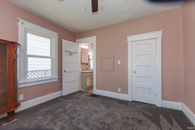 221 W Memorial Drive, Muncie, IN 47302