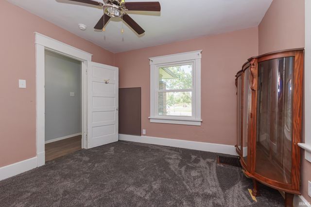 221 W Memorial Drive, Muncie, IN 47302