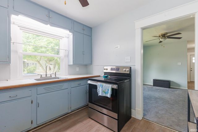 221 W Memorial Drive, Muncie, IN 47302