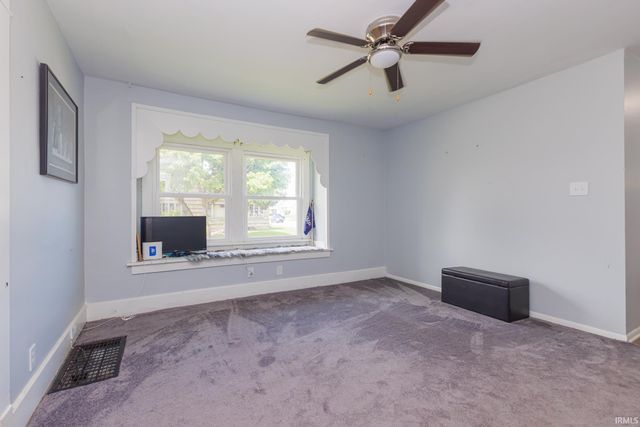 221 W Memorial Drive, Muncie, IN 47302
