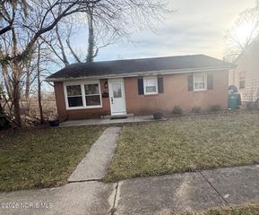 241 Stanley Avenue, Findlay, OH 45840