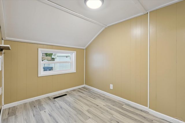 716 N Cass Avenue, Vassar, MI 48768