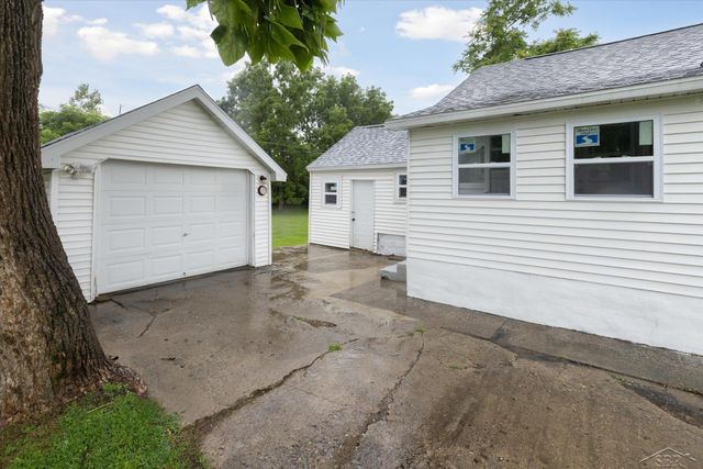 716 N Cass Avenue, Vassar, MI 48768