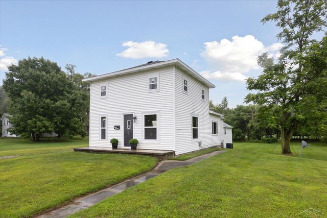 716 N Cass Avenue, Vassar, MI 48768