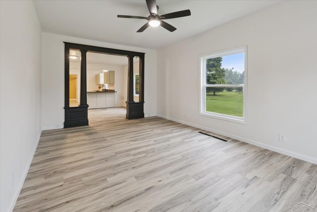716 N Cass Avenue, Vassar, MI 48768