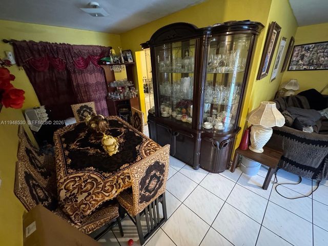 140 NE 193rd Ter, Miami, FL 33179