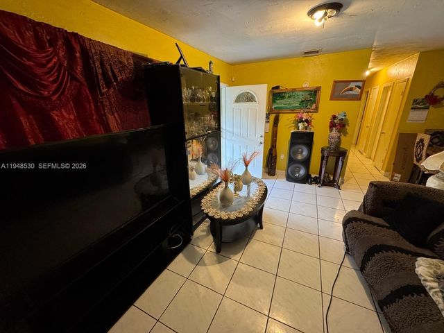 140 NE 193rd Ter, Miami, FL 33179