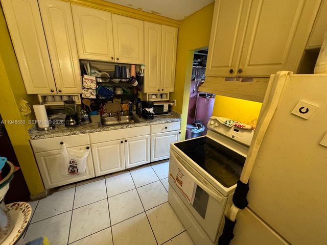 140 NE 193rd Ter, Miami, FL 33179