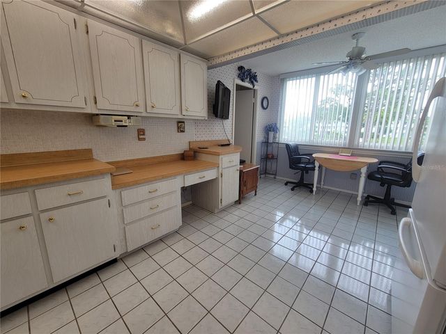 4715 BAY STREET NE 225, St Petersburg, FL 33703