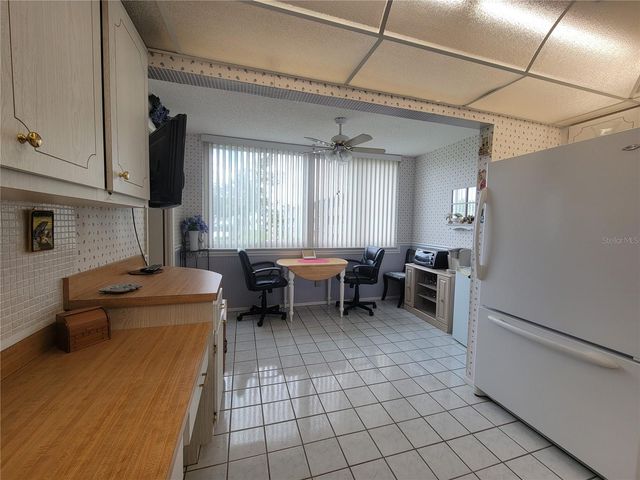 4715 BAY STREET NE 225, St Petersburg, FL 33703