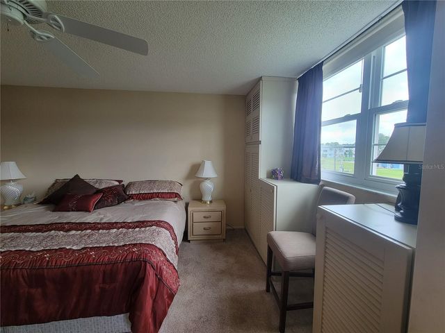 4715 BAY STREET NE 225, St Petersburg, FL 33703